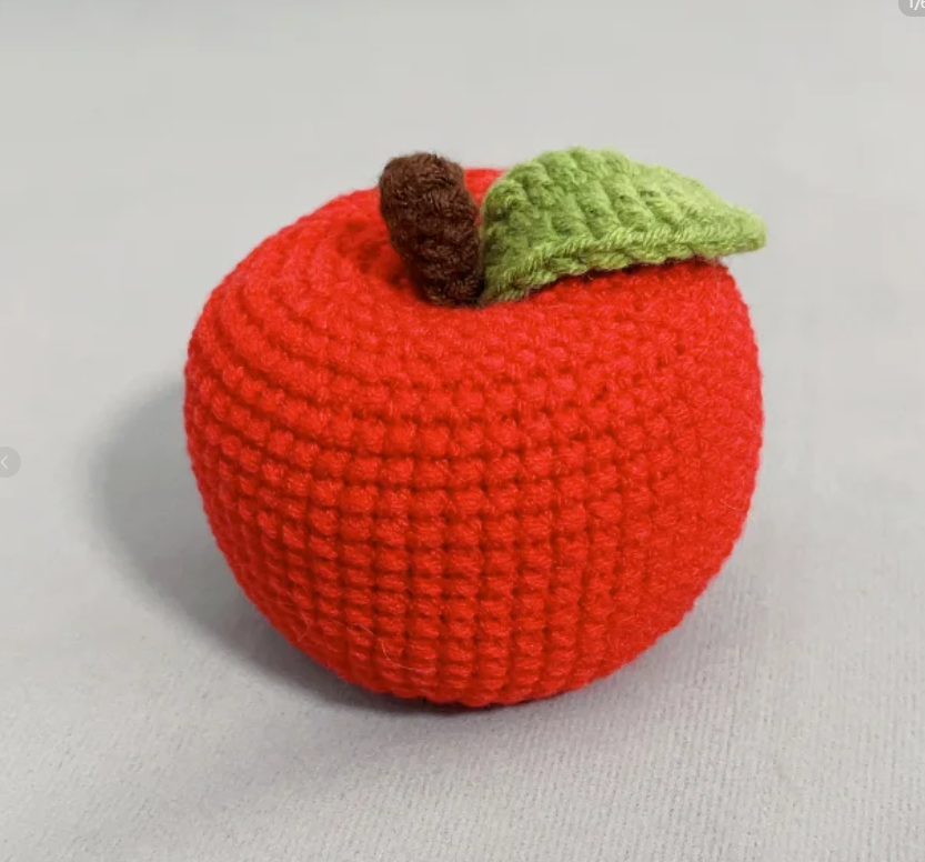 Christmas Eve Must Have Apple Crochet Pattern (free crochet pattern)