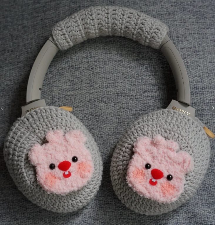 Crochet Headphone Cover Pattern for Sony XM5 Headphones (free crochet pattern)