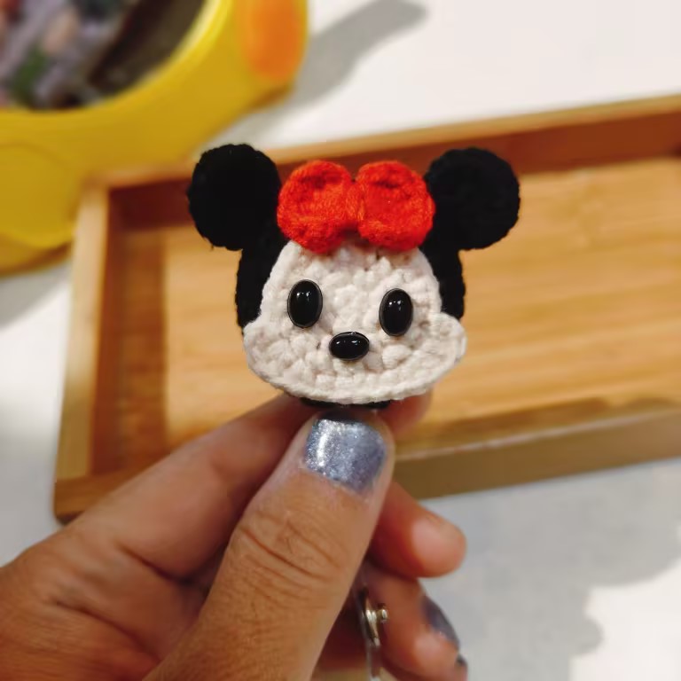 Free Pattern - Disney Mickey Mouse Hair Clip (free crochet pattern)