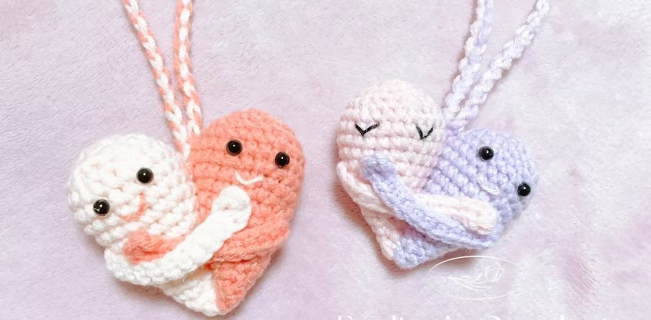 Heart to Heart Pendant Crochet Pattern (Free Pattern)